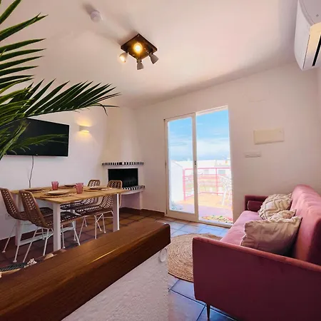 Casa Terranova Beachhouse オリーバ