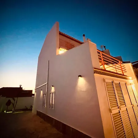 別荘 Casa Terranova Beachhouse オリーバ
